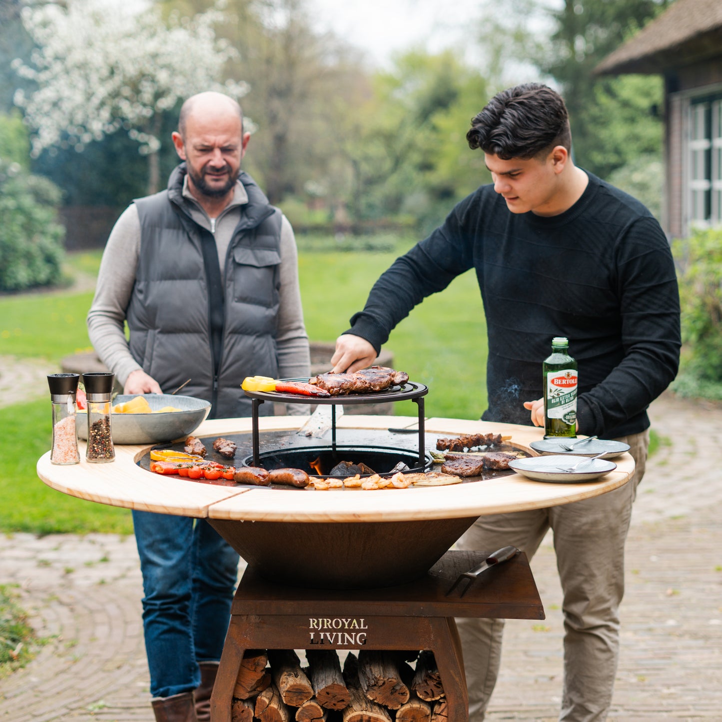 BBQ Plancha Grill Compañero XXL Acciaio Corten 2.0 - Con bordo in legno Plancha Mesa