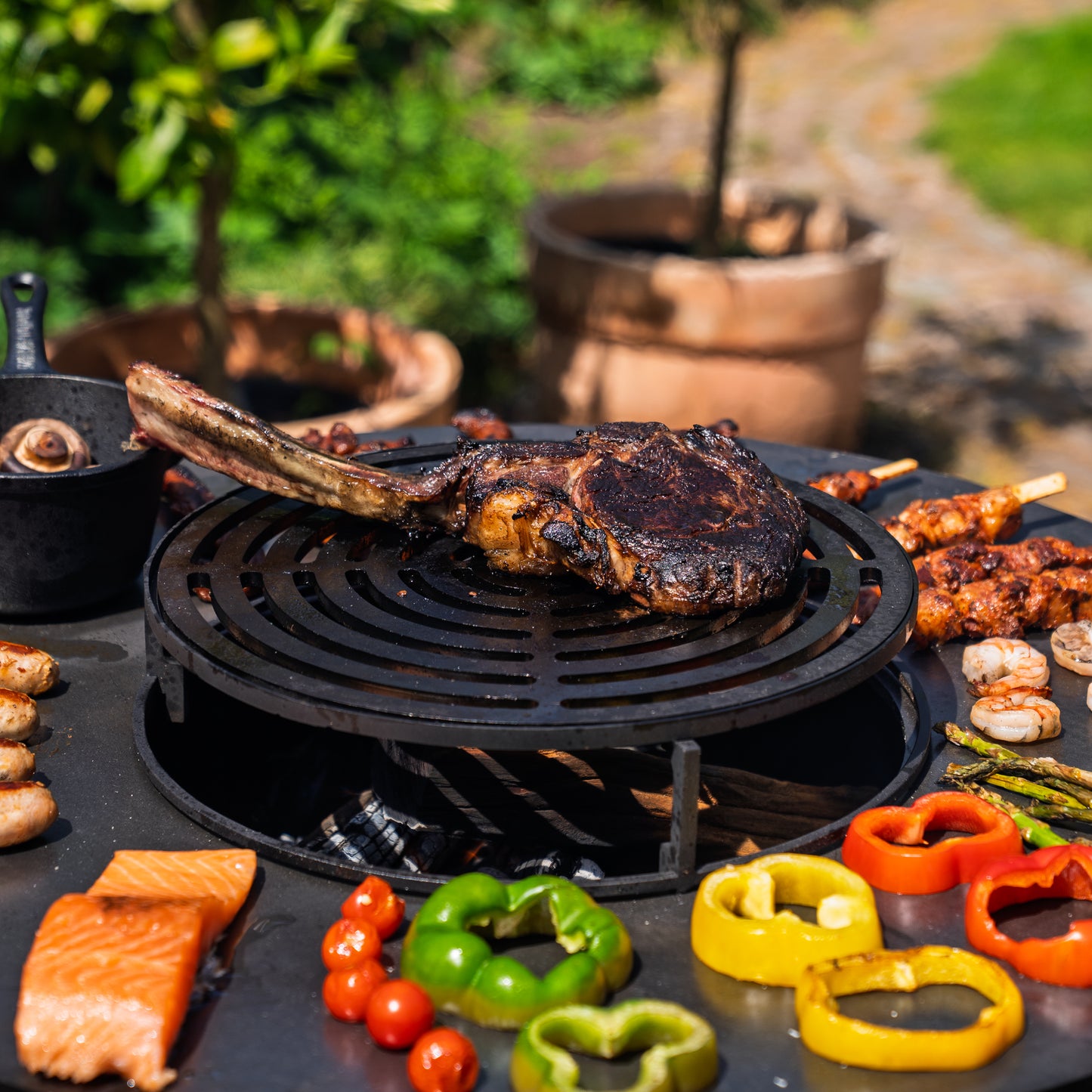 BBQ Plancha Grill Hermano XXL Blackline - Con attizzatoio e contenitore per la legna Ø80cm 8mm