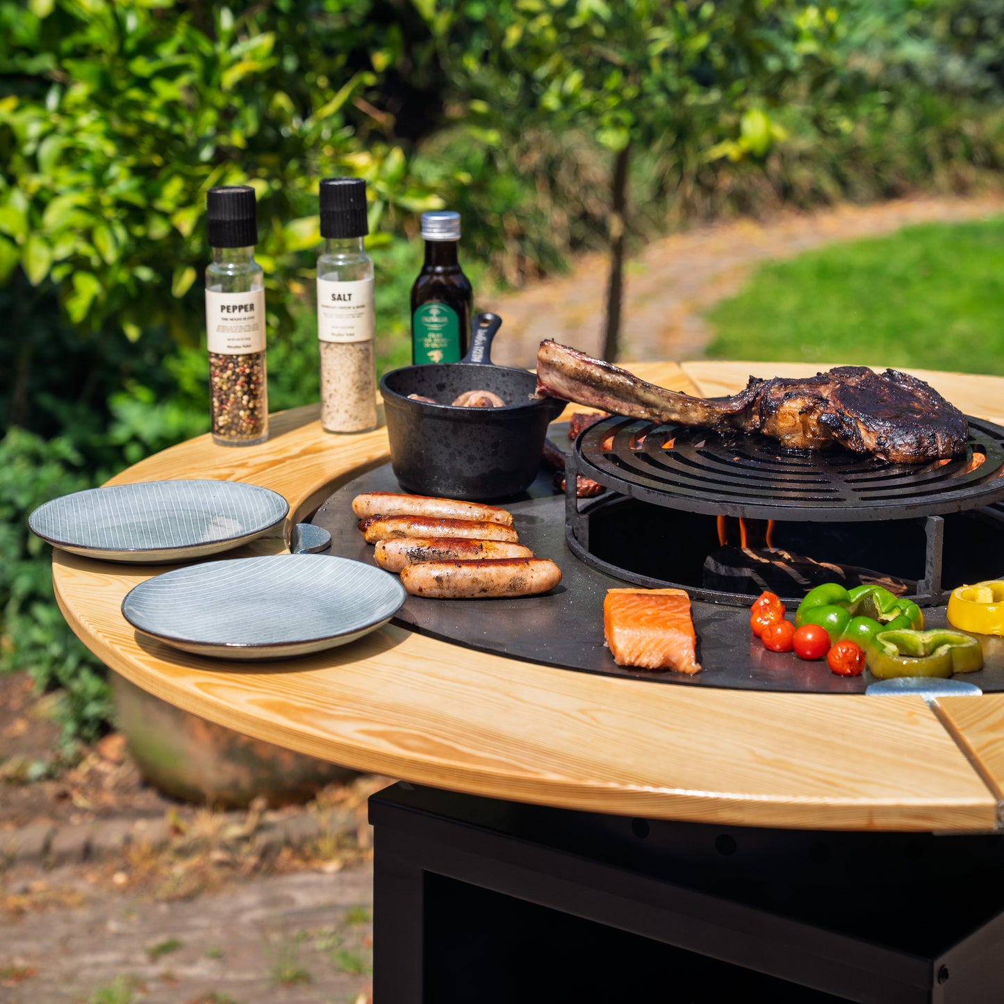 BBQ Plancha Grill Hermano XXL Blackline - Ø80cm 8mm con bordo in legno Mesa