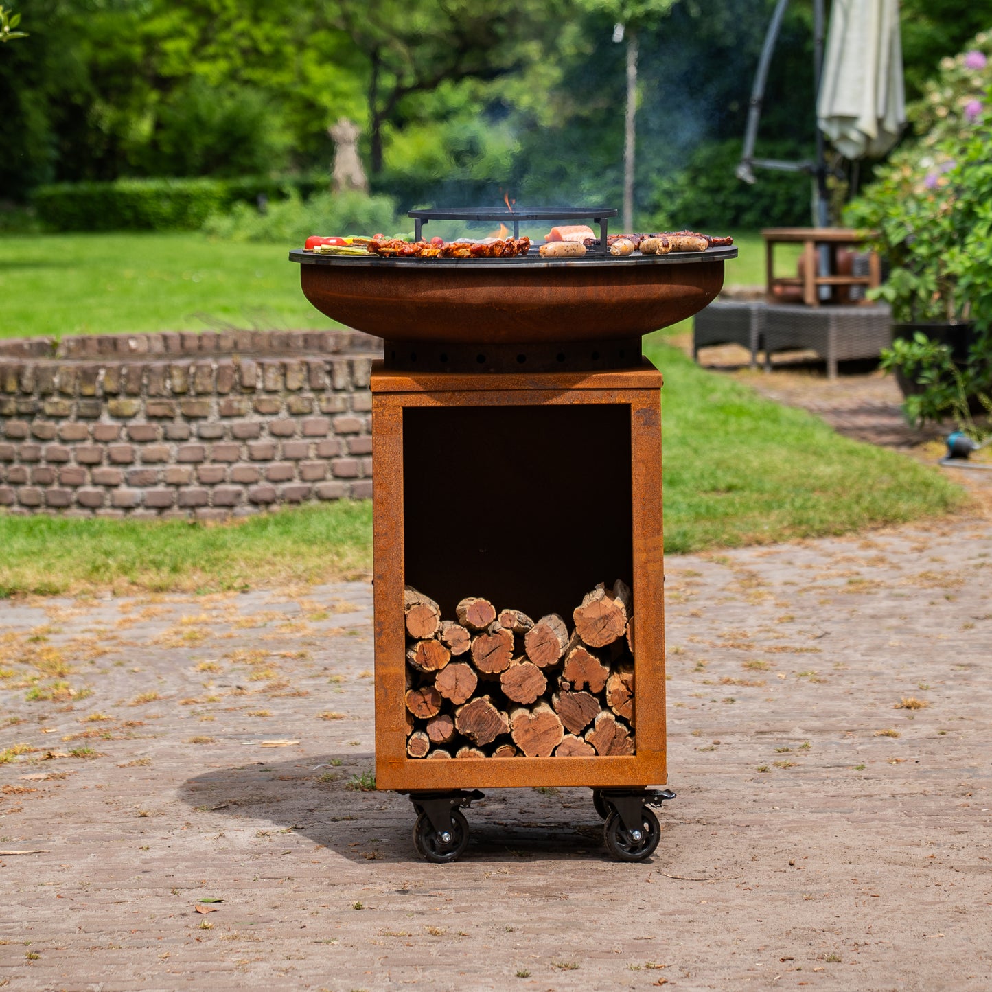 BBQ Plancha Grill Hermano XXL in acciaio Corten - Con attizzatoio e contenitore per la legna Ø80cm 8mm