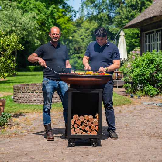 BBQ Plancha Grill Hermano XXL Acciaio Corten Blackline - Con attizzatoio e contenitore per la legna Ø80cm 8mm