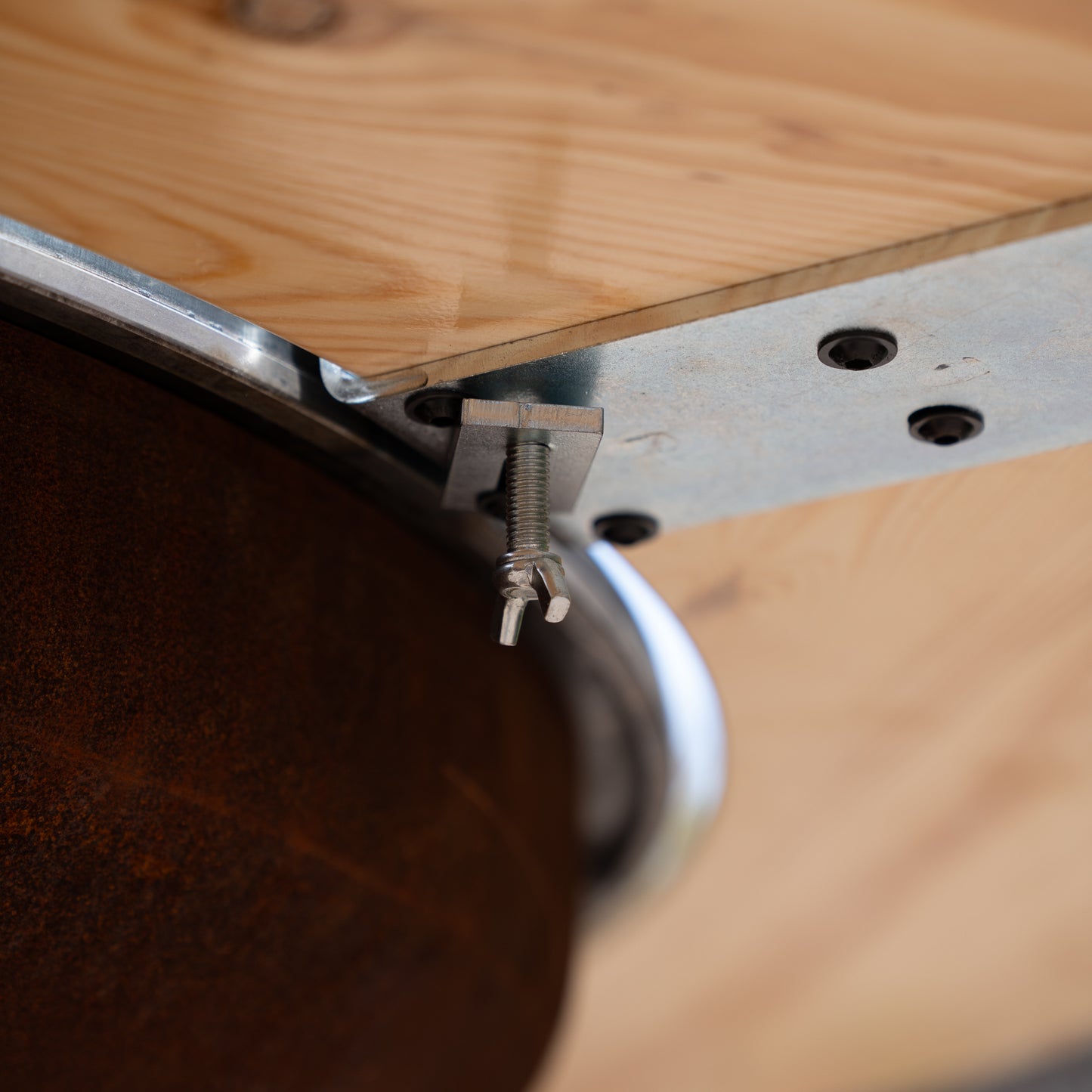 BBQ Plancha Grill Hermano XXL Acciaio Corten - Ø80cm 8mm con Bordo in Legno Mesa