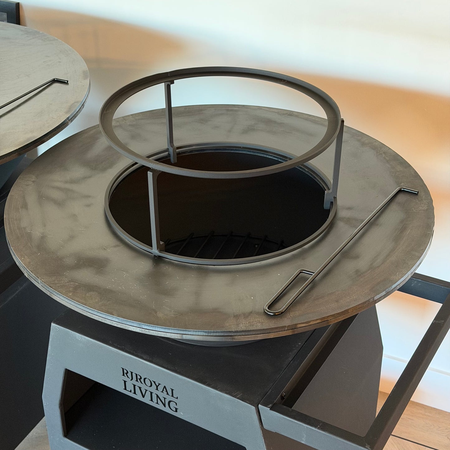 BBQ Plancha Grill Maestro XXXL Ø100cm Acciaio Corten - Con ruote grandi e contenitore per la legna