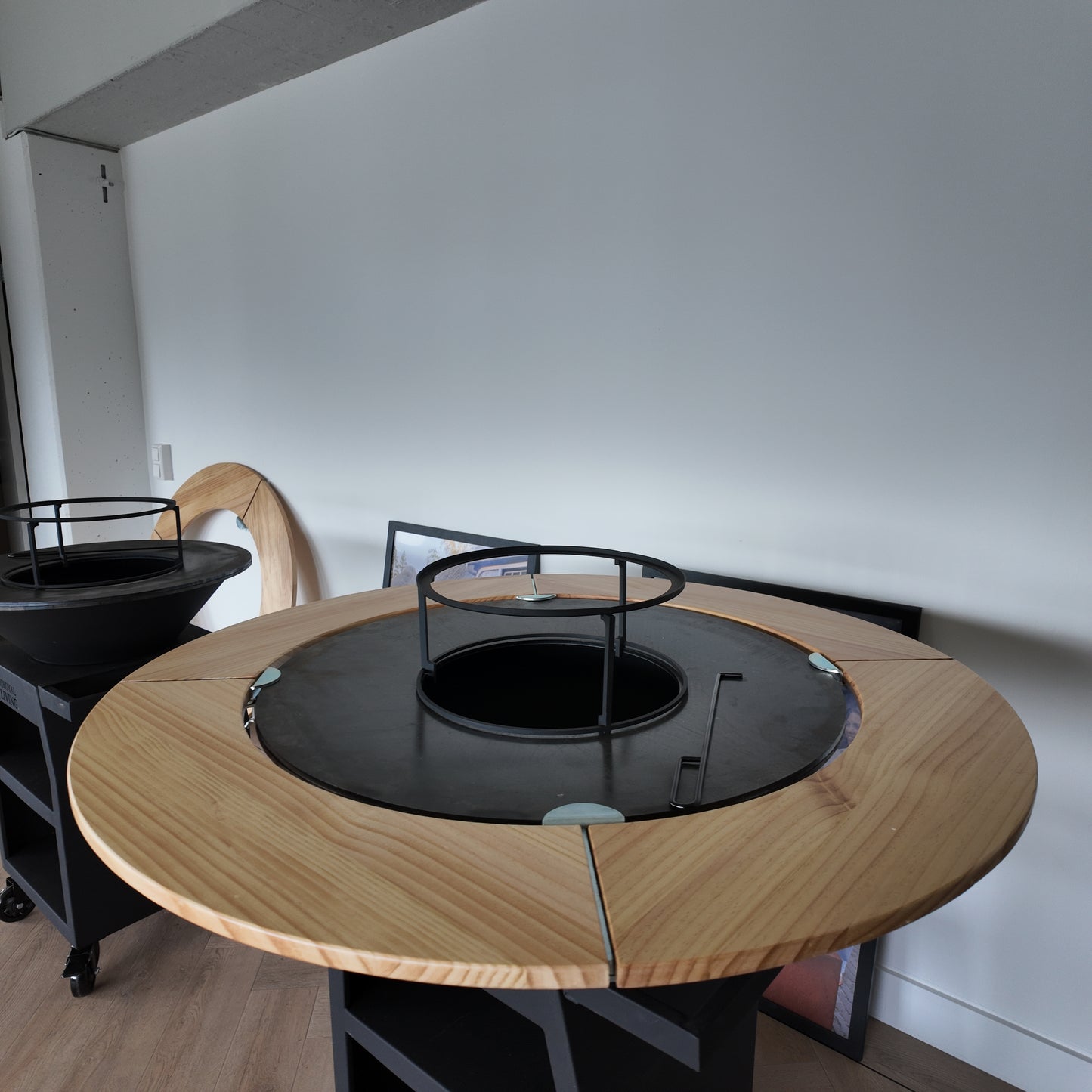 BBQ Plancha Grill Maestro XXXL Ø100cm Acciaio Corten - Con ruote grandi e contenitore per la legna