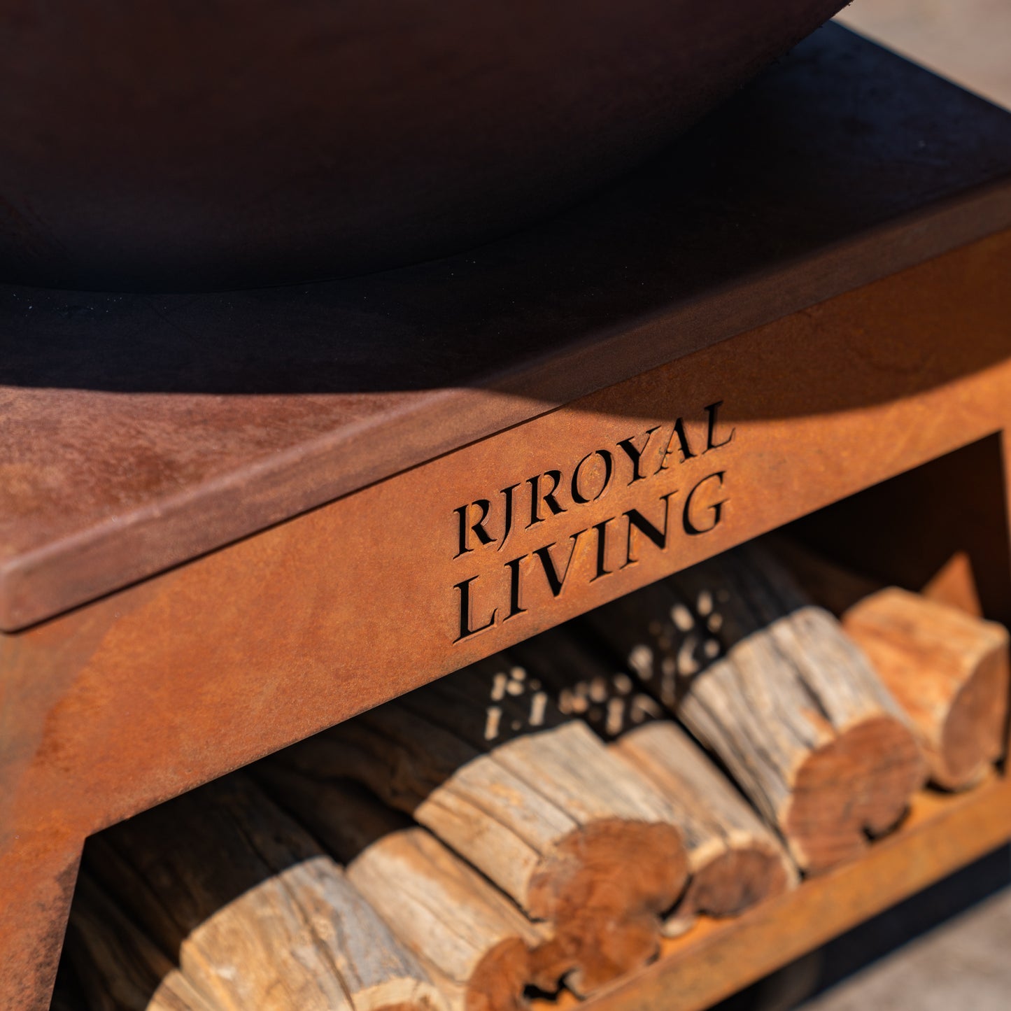 BBQ Plancha Grill Brasero Braciere in acciaio Corten con ruote grandi, contenitore per legna e teglia Ø80cm 