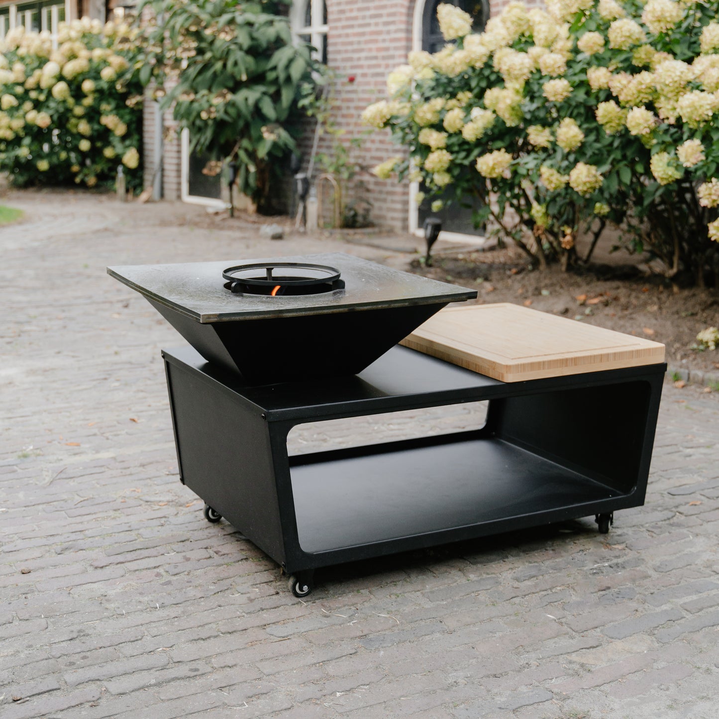 BBQ Plancha Grill Compañía - con coperchio e porta legna 60Ø - Con tagliere 