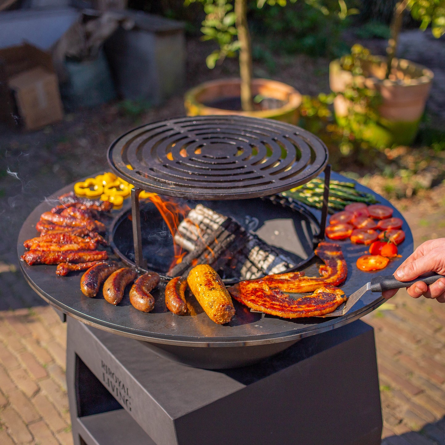 Griglia Plancha BBQ Maestro Ø70 cm Blackline - Con ruote grandi e vano porta legna