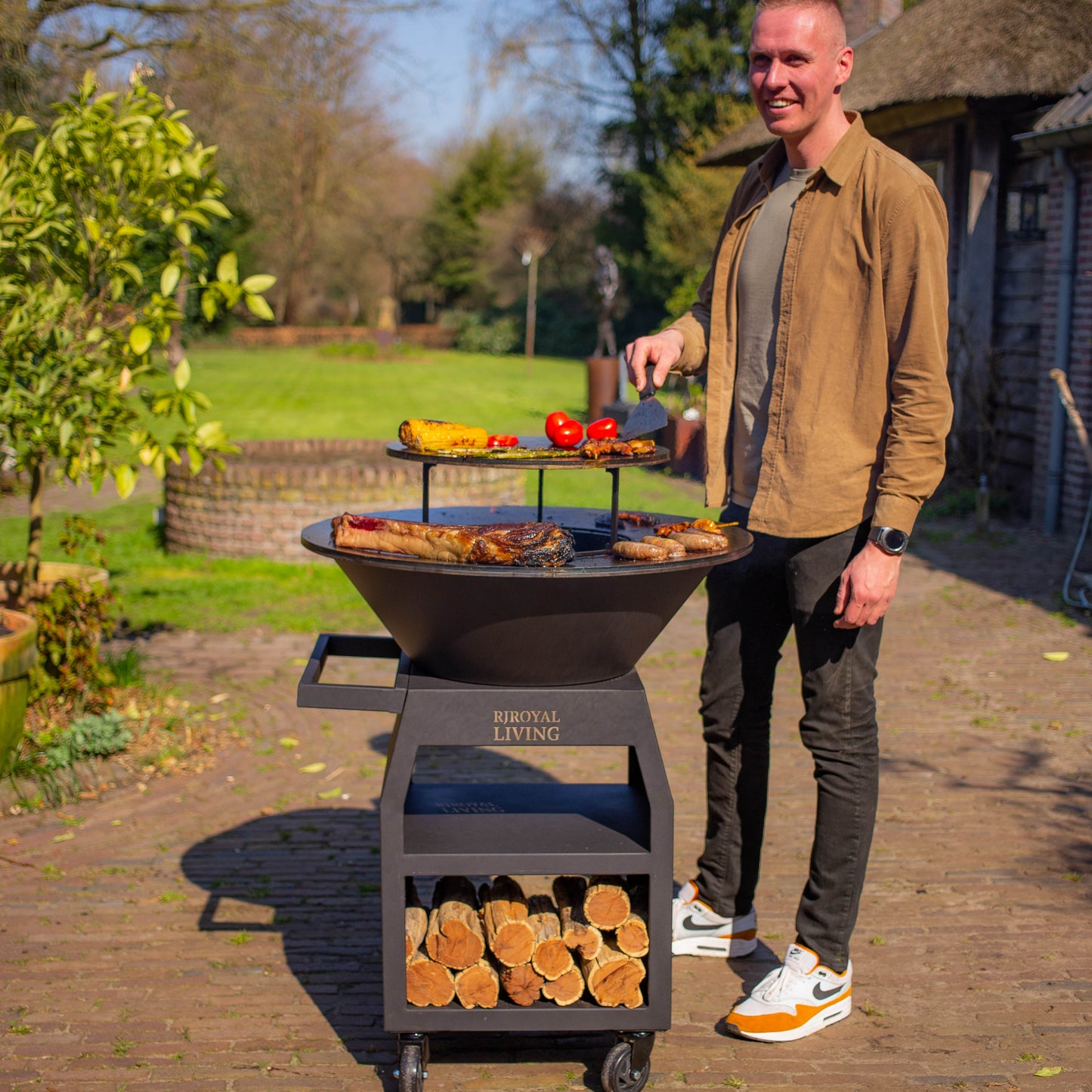 Griglia Plancha BBQ Maestro XXL Ø80 cm Blackline - Con attizzatoio e vano porta legna