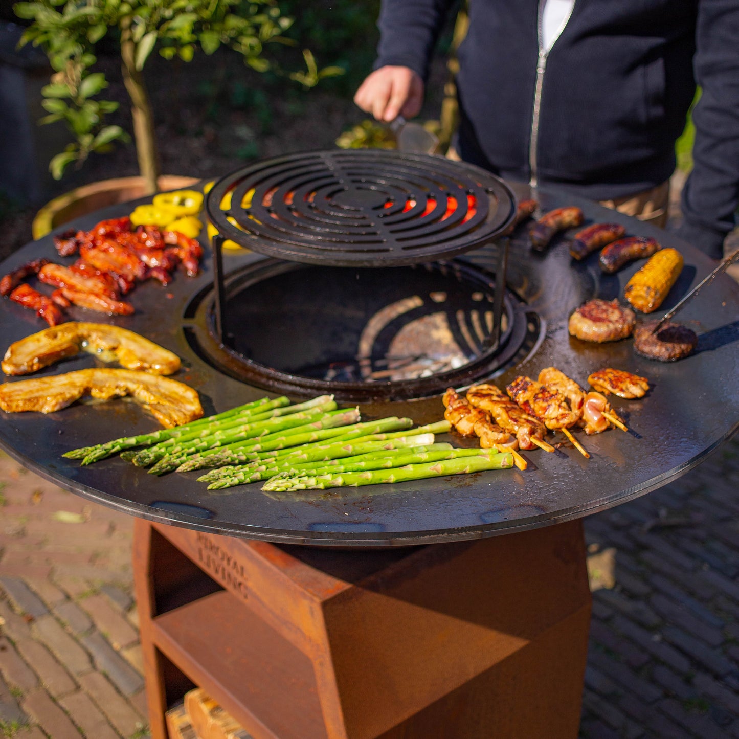 BBQ Plancha Grill Maestro XXXL Ø100cm Acciaio Corten - Con ruote grandi e contenitore per la legna