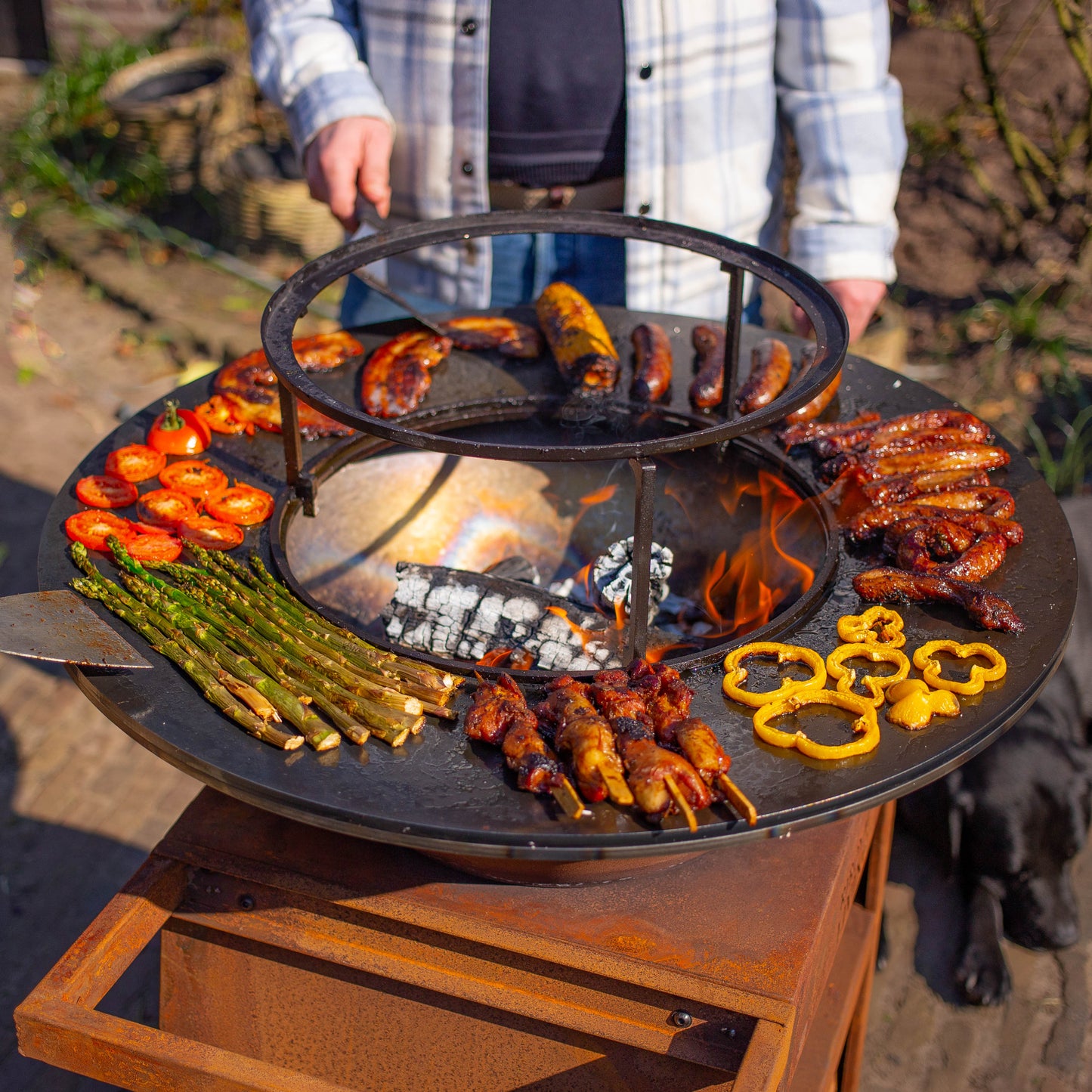 BBQ Plancha Grill Maestro XXXL Ø70cm Acciaio Corten - Con ruote grandi e contenitore per la legna