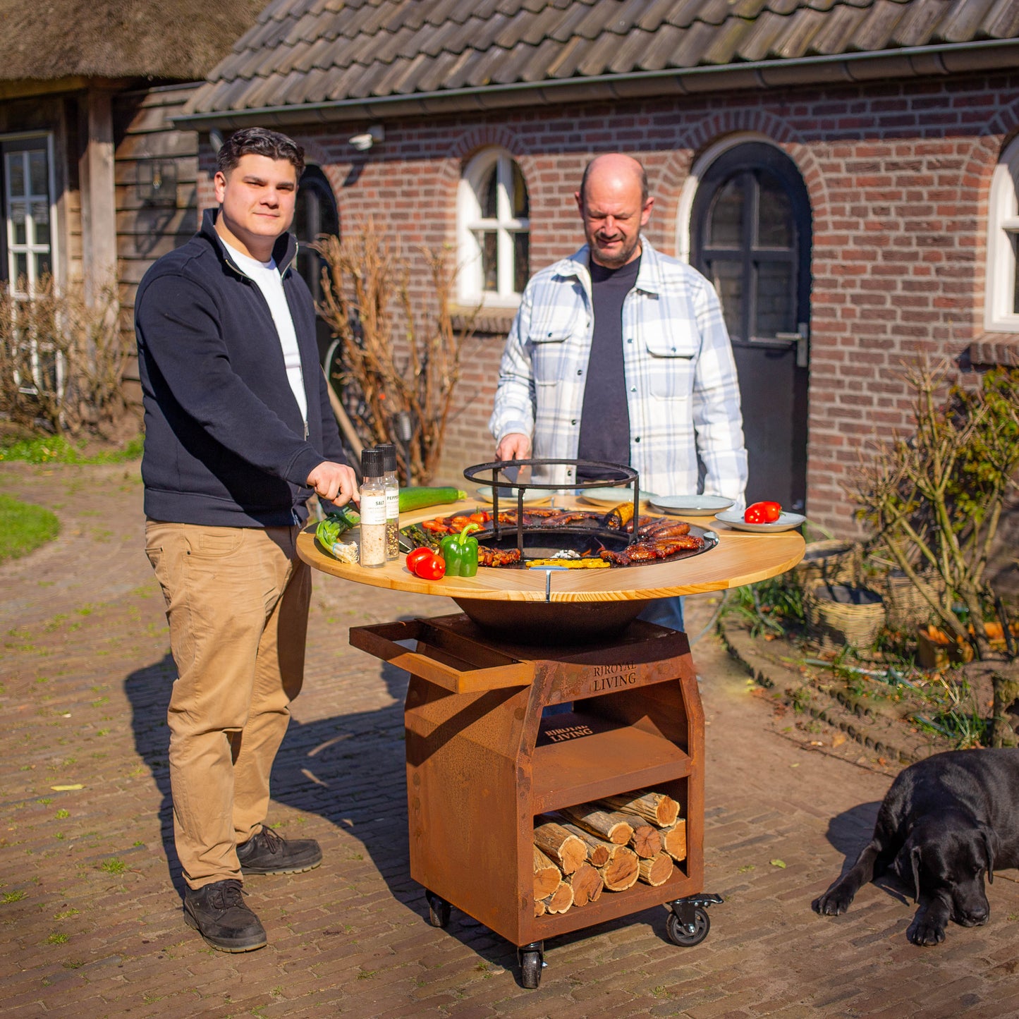 BBQ Plancha Grill Maestro XXXL Ø70cm Acciaio Corten - Con ruote grandi e contenitore per la legna