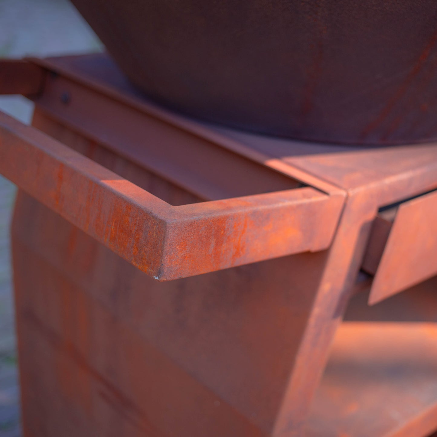 BBQ Plancha Grill Maestro Smokeless XXL Ø80cm Acciaio Corten - Plancha Senza Fumo Con Bordo in Legno Mesa