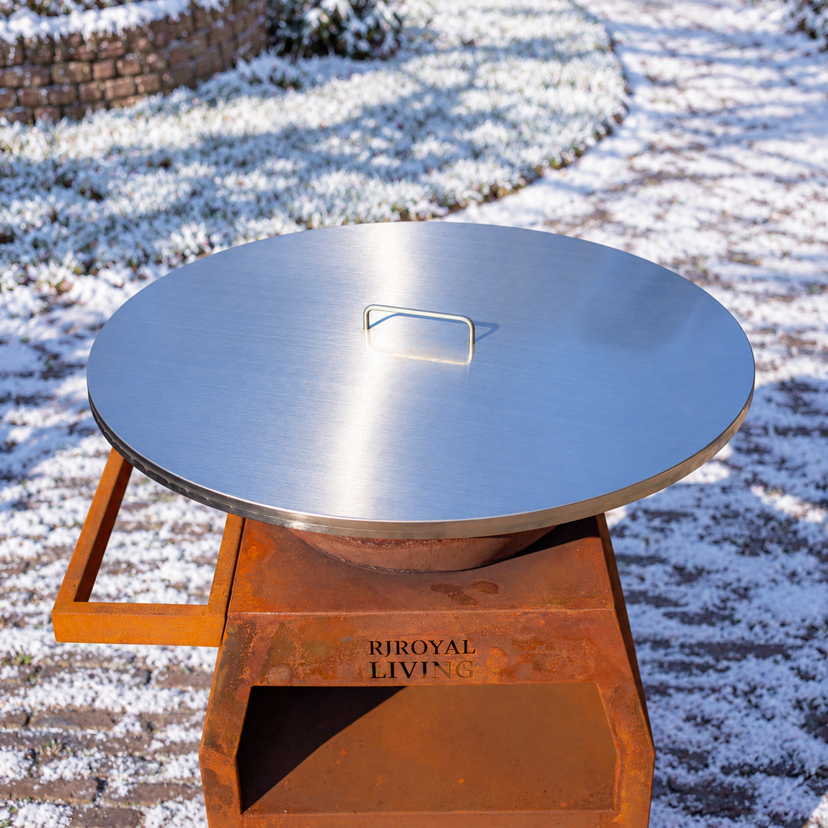 RVS 304 afdekplaat 70 cm met handvat op Maestro Corten in wintertuin