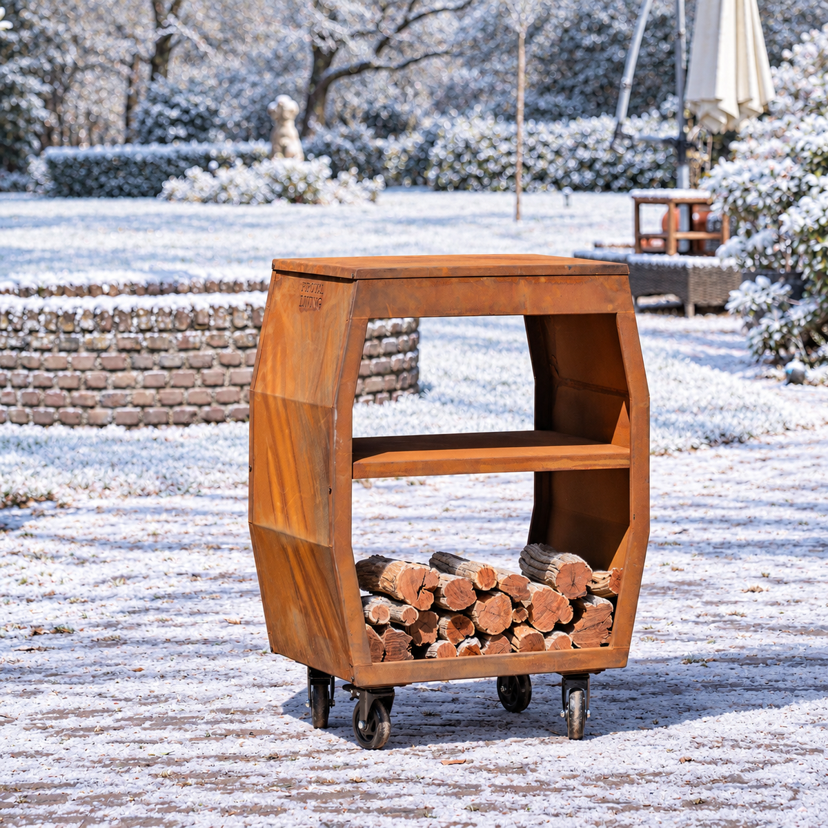 RJRoyal Living Tabla Cortar Cortenstaal zonder snijplank in een besneeuwde wintertuin